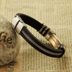 Pulseira masculina Ethan em silicone e aço inox na internet