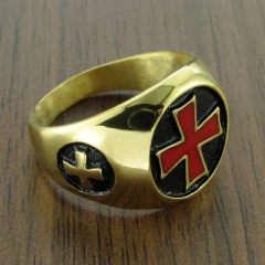 Anel masculino cruz de malta banhado a ouro 18k - Judith Jóias 