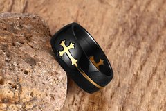 Anel aliança masculino em titânio preto e crucifixo banhado a ouro ( cod. R-068B) na internet