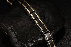 Pulseira masculina titânio super ímãs de neodímio com filetes folheados a ouro ( cod. SBRM-009 ) - comprar online