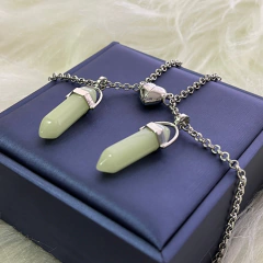 Colar Magnético de Casal Tyler na internet