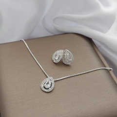 Conjunto Cassie Gota Transparente Prata 925 na internet