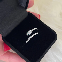 Anel Ebony Cravejado - Judith Jóias 