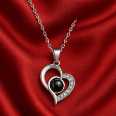 Colar Coração Eu Te Amo Em 100 Idiomas - Judith Jóias 