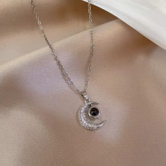 Colar Lua Lilith Eu Te Amo Em 100 Idiomas - loja online