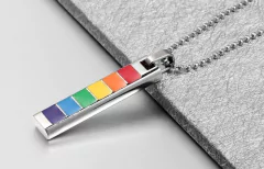 Colar orgulho lgbt arco iris em aço cirúrgico 10mm ( cod. PPN-004) - Judith Jóias 