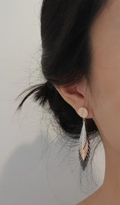 Brinco feminino elegante banhado ródio ouro rosê - Judith Jóias 