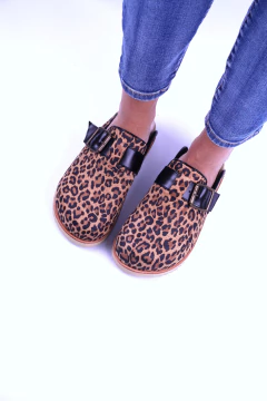 Suecos cuero print by Camila ÚNICO PAR 37 - VL Shoes