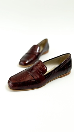 Mocasines Jaspe charol croco chocolate - comprar online