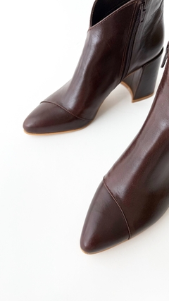 Botas Naomi chocolate en internet
