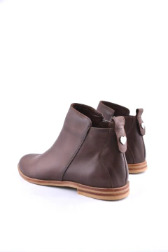 Botineta Izas chocolate - comprar online