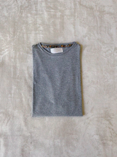 Imagen de Remera malvon gris