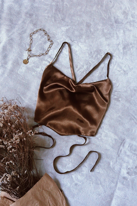 Top durazno marrón