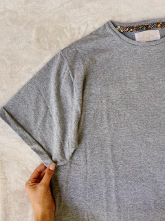Remera malvon gris en internet