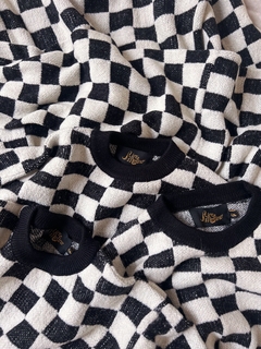 Sweater cuadritos negro y crudo - tienda online