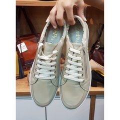 compre-sapatenis-feminino-em-couro
