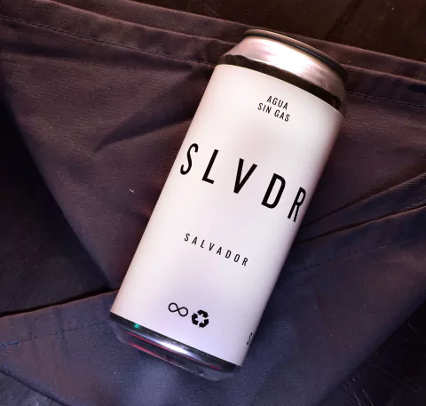 AGUA SIN GAS EN LATA (UNICA EN ARGENTINA)