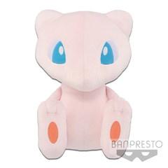 Peluche Pokemon Mew 40cm Pokemon Focus Banpresto 2018 - comprar online
