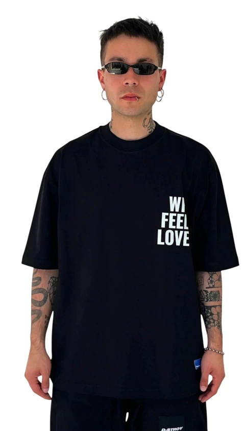 REMERA WHO FEEL LOVE? - comprar online