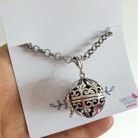 Collar relicario abu