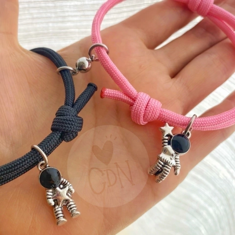 Pulseras imán astronautas