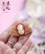 Broche de Metal Dorado con forma de Abanico y Camafeo Español en internet