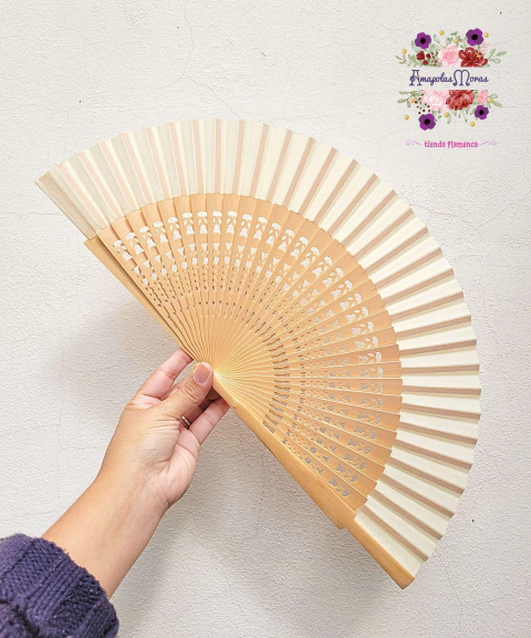 Leque clássico de madeira vazado tamanho 23 cm espanhol - comprar online
