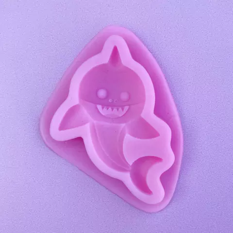 MOLDE DE SILICONA BABY SHARK TIBURON