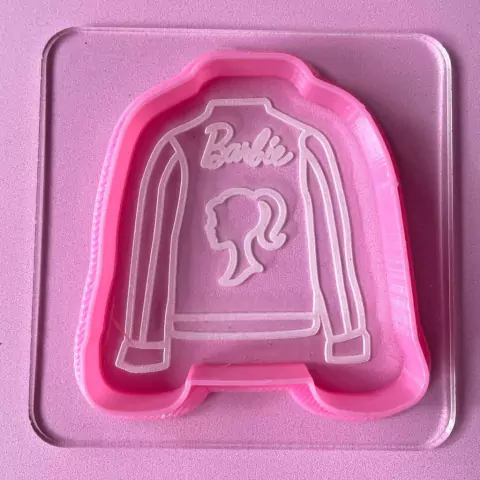 ACRILICO CON MARCADOR BARBIE CAMPERA