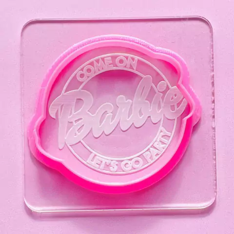 ACRILICO CON MARCADOR BARBIE LOGO CIRCULAR