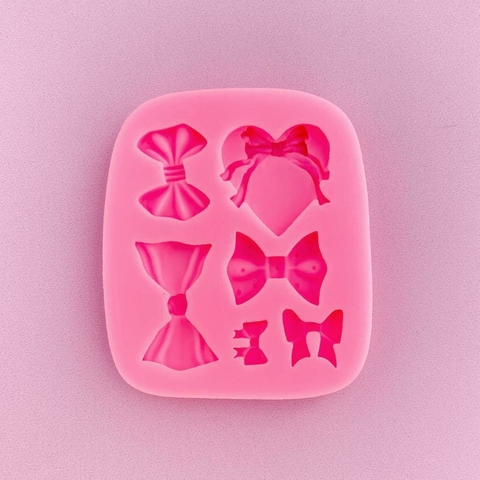 MOLDE DE SILICONA MOÑOS X 5 CORAZON REGALO