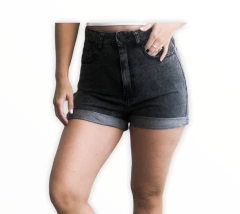 Short Mom Negro en internet