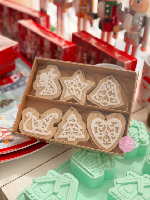 Set de 12 adornos Wood con calado