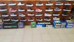 Porta Calzado Exhibidor Bandeja Acrilica Para Panel Ranurado - INSTALMACH