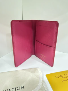 Tarjetero Lv Monogram Fucsia (Top Quality ) - comprar online