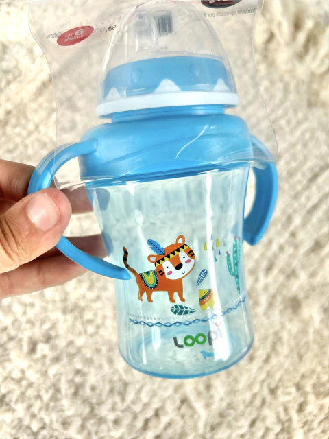 Vaso con Asas y Pico Blando en internet