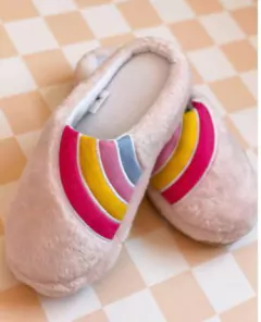 PANTUFLAS CON DISEÑO BORDADO en internet
