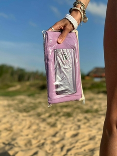 Imagen de LONITA PLAYERA CON PUNTILLAS Y NECESER CRISTAL