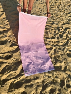 LONITA PLAYERA CON PUNTILLAS Y NECESER CRISTAL