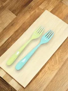 TENEDOR PLÁSTICO 17 cm en internet