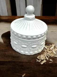 CARAMELERA LABRADA DE YESO 8 CM DE ALTO en internet