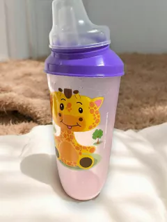 VASO ALTO 350 CC INFANTIL CON TETINA Y TAPA en internet