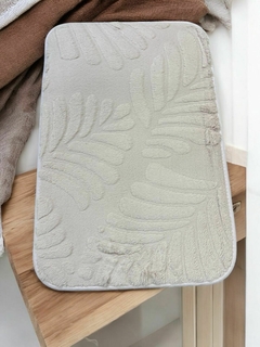 ALFOMBRA CON ANTIDELIZANTE HOJA - comprar online