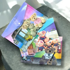 SOBRE PVC CON BOTON ESTAMPADO - Arte y Esencias Mayorista