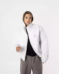 Campera Boxyfit Puffer Viejascul Signature Blanca - comprar online