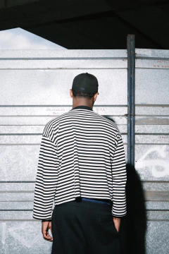 Remera Mangas Largas 25imob Boxyfit Rayada Negra en internet