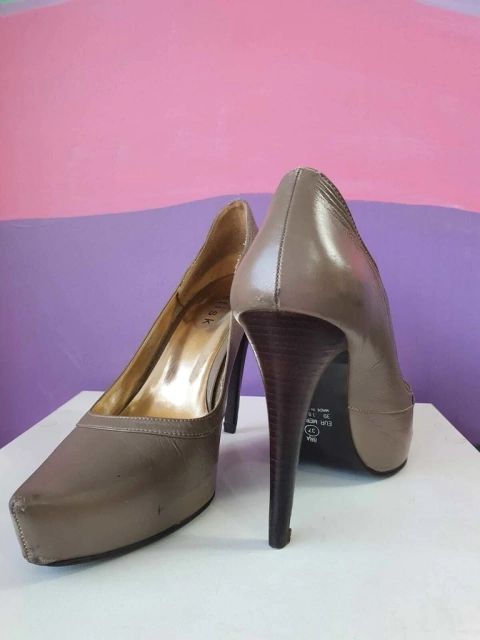 Scarpin Couro Nude Le Fisk