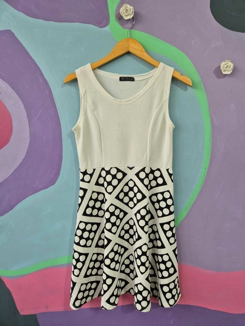 Vestido Trapézio Poá - comprar online