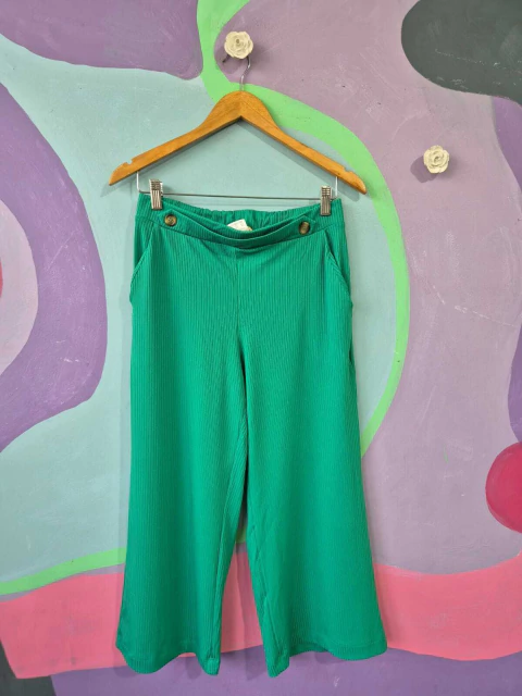 Calça Pantacourt Canelada - comprar online