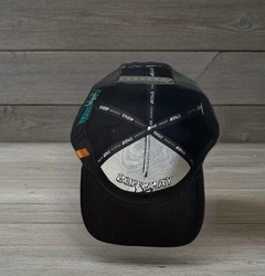 Boné SnapBack com logo New York Yankees na internet